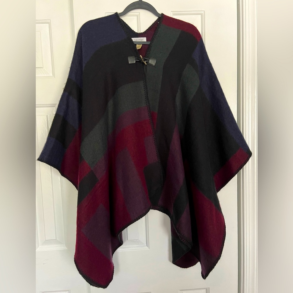 Calvin Klein shawl. One size.